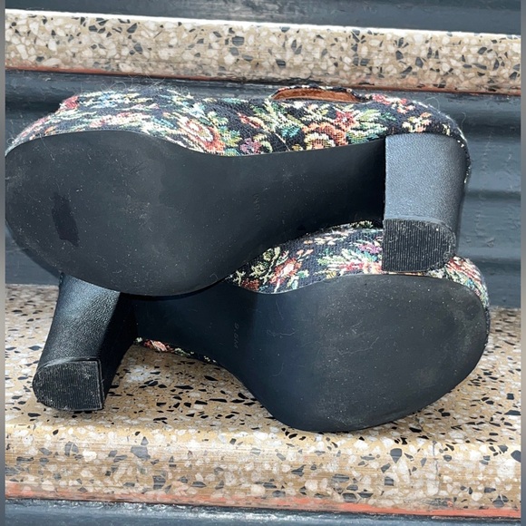 Jeffrey Campbell Vintage Floral Tapestry Platform Size 9.5 Shoes EUC - Picture 6 of 16